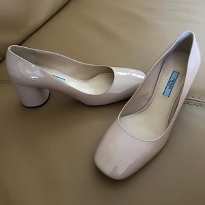Prada Round Toe Pump